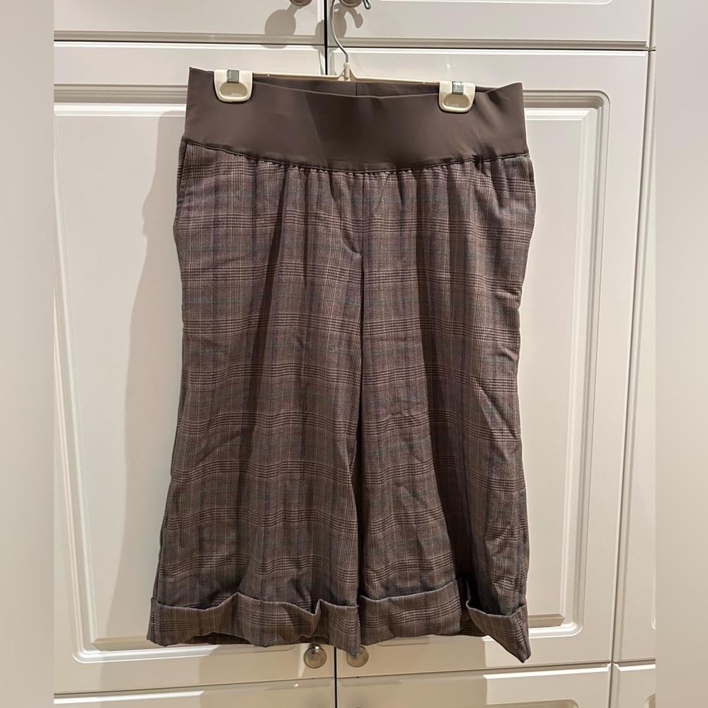Liz Lange Maternity Culottes Pants Size 6US Never Been Worn